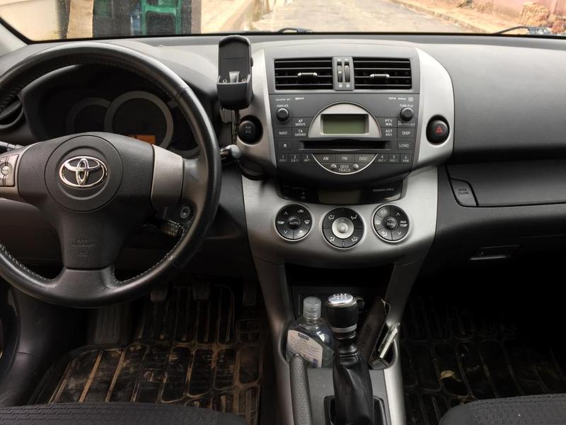 Toyota RAV4 • 2010 • 78,000 km 4