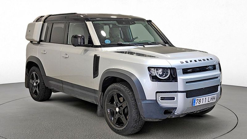 Land Rover Defender • 2020 • 70,093 km 4