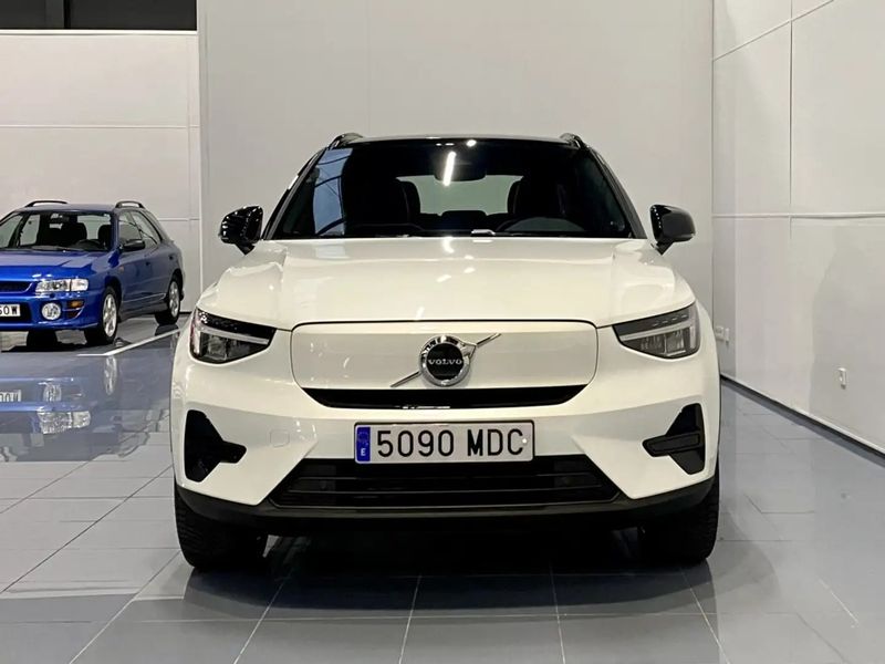 Volvo XC40 • 2022 • 2,500 km 10