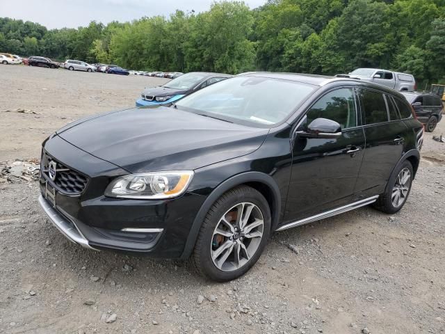 Volvo V60 • 2016 • 10,000 mi 3