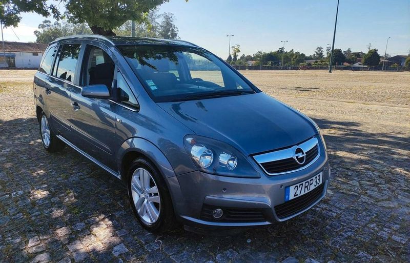 Opel Zafira • 2007 • 199,999 km 1