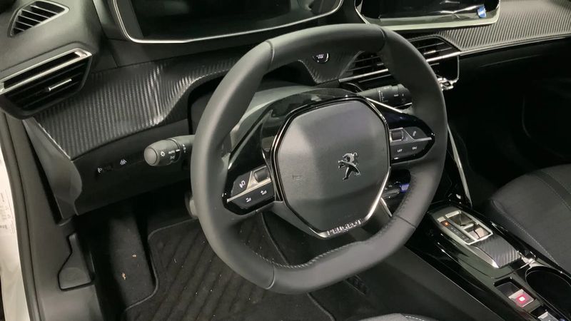 Peugeot 2008 • 2022 • 23,800 km 10