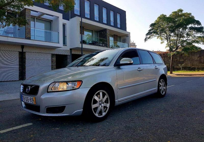 Volvo V50 • 2011 • 170,000 km 2