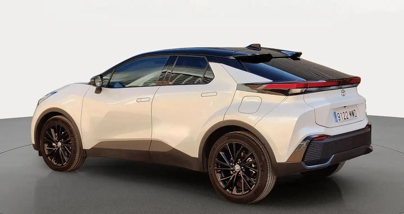 Toyota C-HR • 2024 • 16,609 km 5