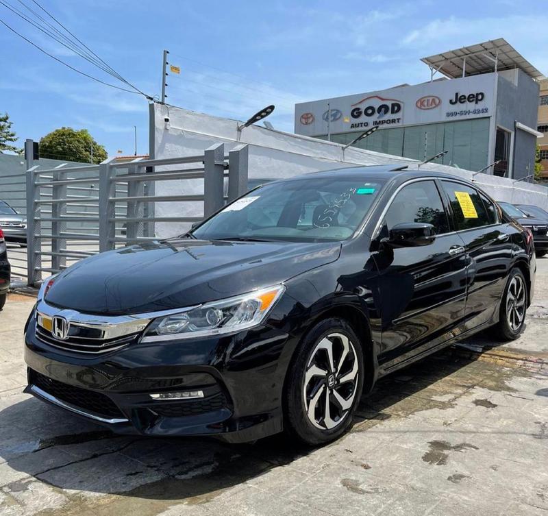 Honda Accord • 2016 • 1 km 3