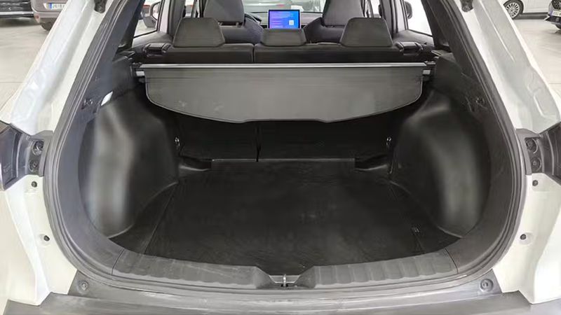 Toyota Corolla Hybrid • 2023 • 13,994 km 2