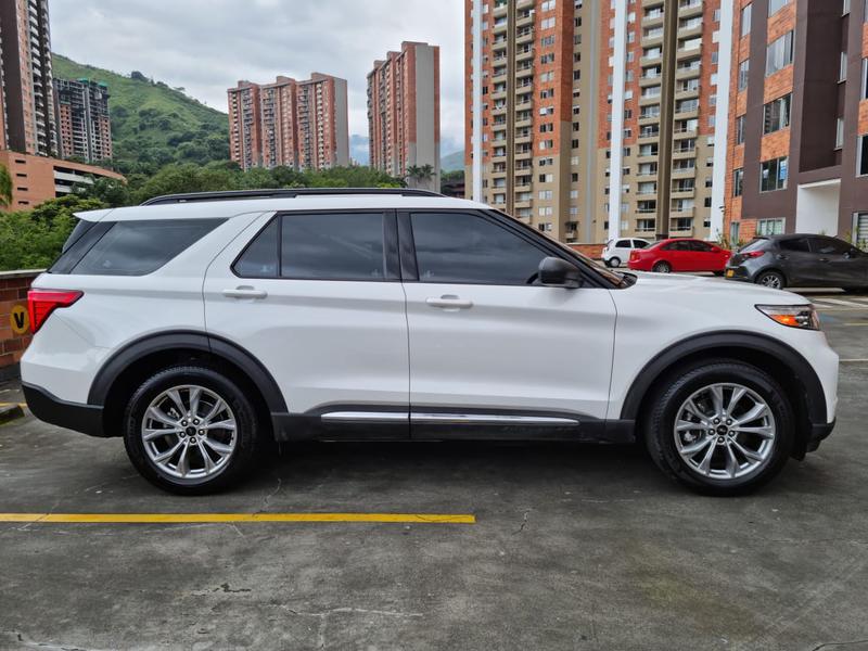 Ford Explorer • 2020 • 7,700 km 5