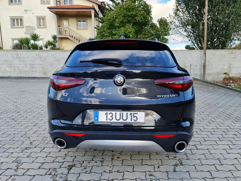 Alfa Romeo Stelvio • 2018 • 86,000 km 2