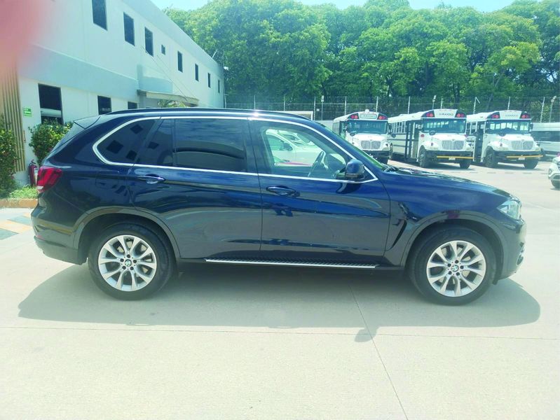 BMW X5 • 2015 • 85,306 km 1