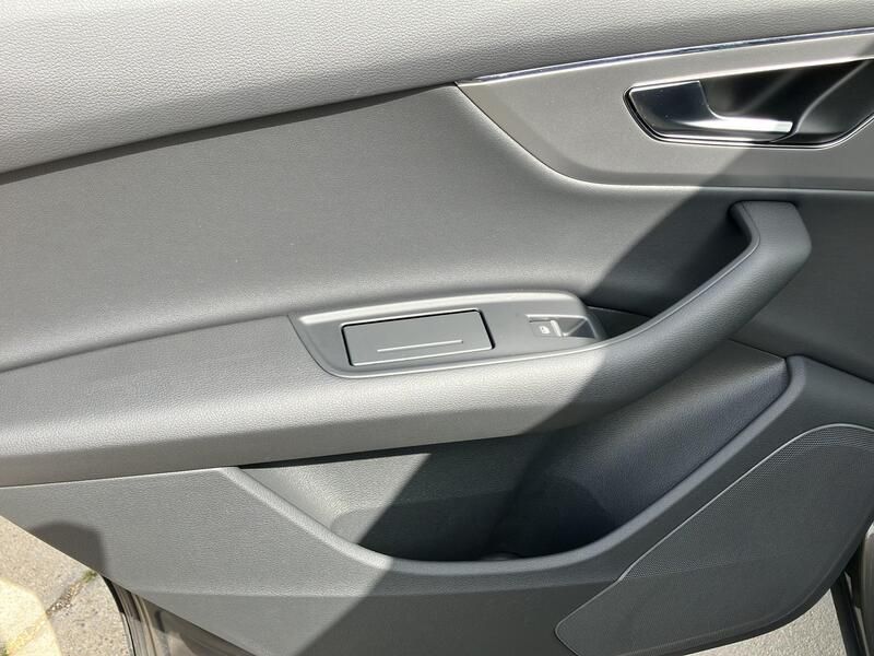 Audi Q7 • 2024 • 12,743 km 30