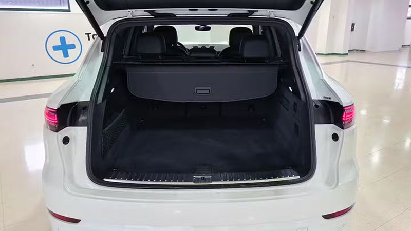 Porsche Cayenne • 2018 • 88,242 km 2