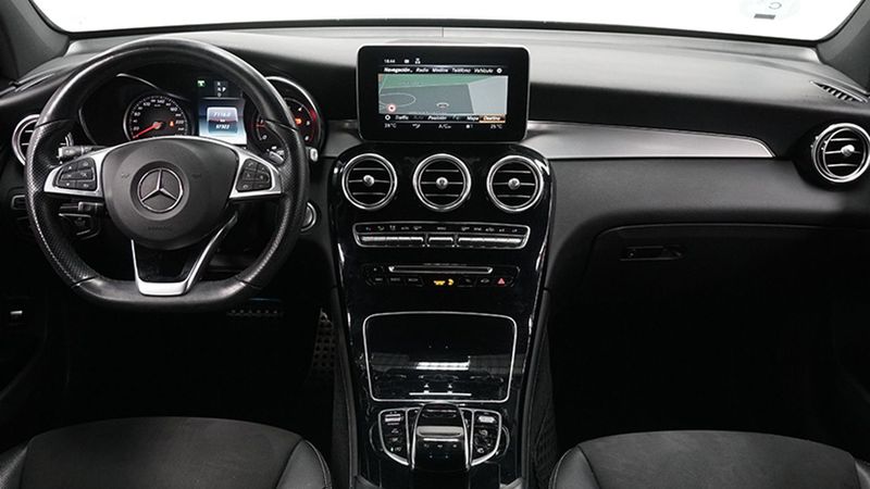 Mercedes-Benz GLC • 2019 • 57,322 km 9