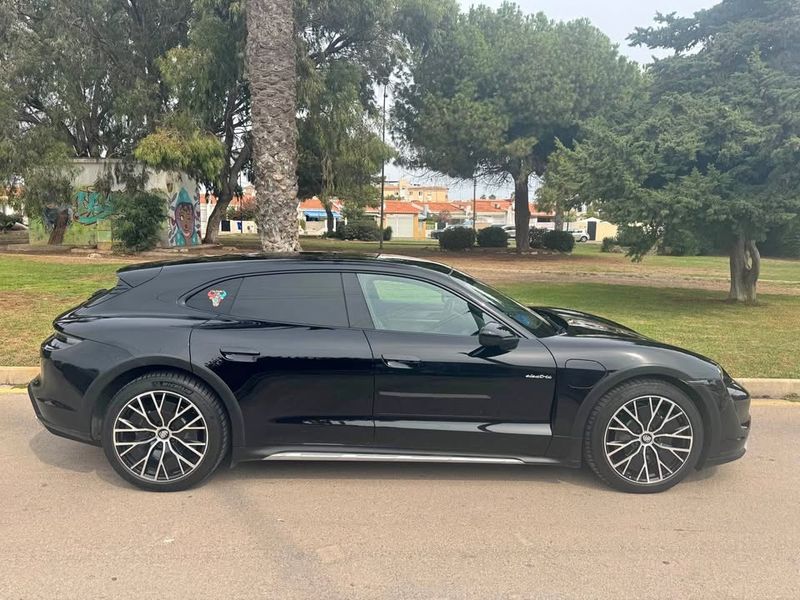 Porsche Taycan • 2021 • 31,000 km 3