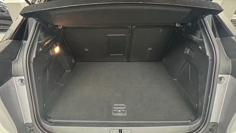 Peugeot 3008 • 2022 • 13,601 km 9