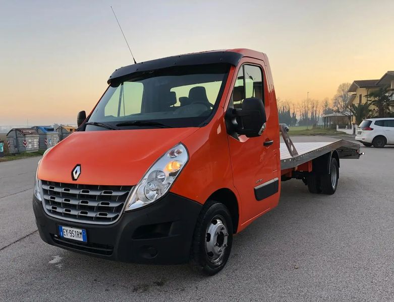 Renault Master • 2015 • 145,000 km 11