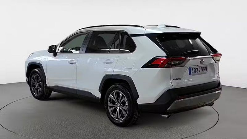 Toyota RAV4 • 2024 • 14,793 km 4