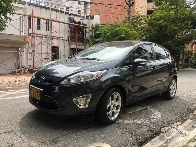 Ford Fiesta • 2011 • 75,000 km 3