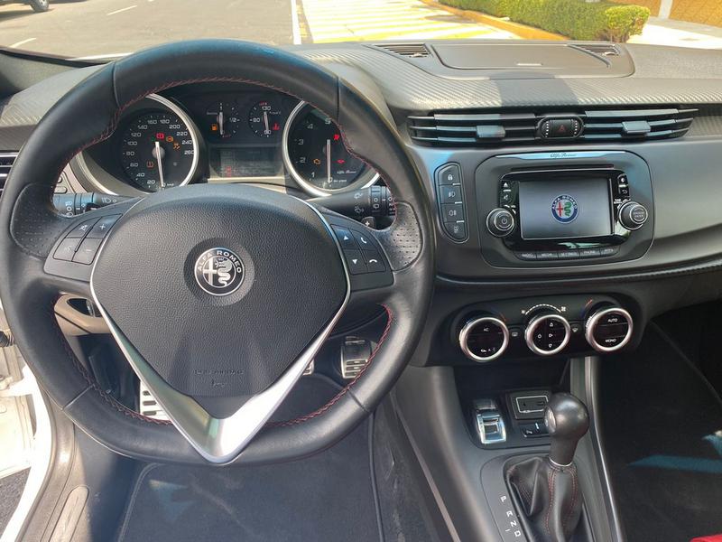 Alfa Romeo Giulietta • 2017 • 48,000 km 19