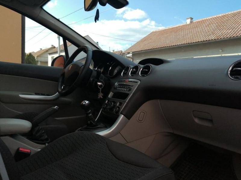 Peugeot 308 • 2007 • 181,000 km 5