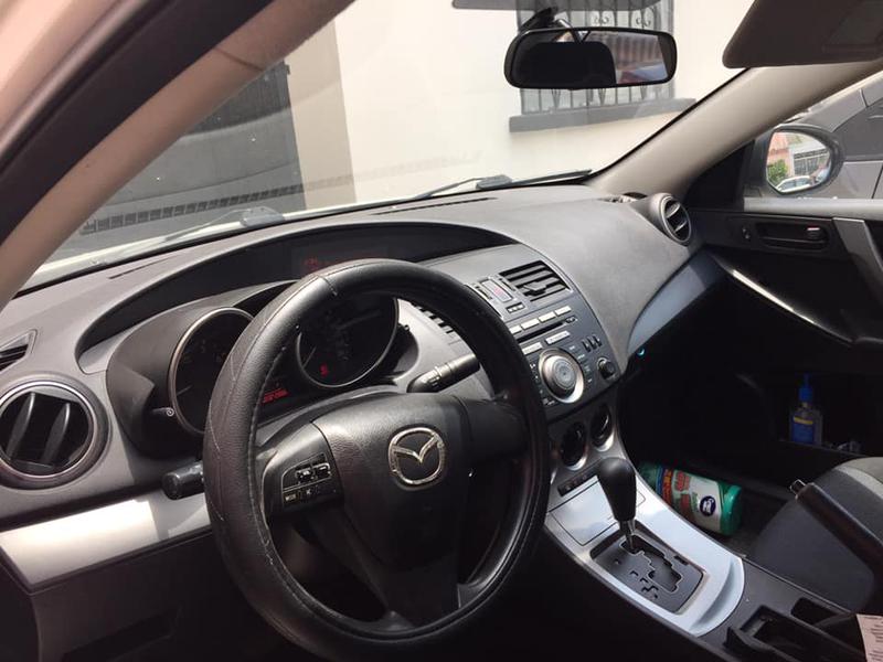 Mazda 3 • 2011 • 91,000 km 2