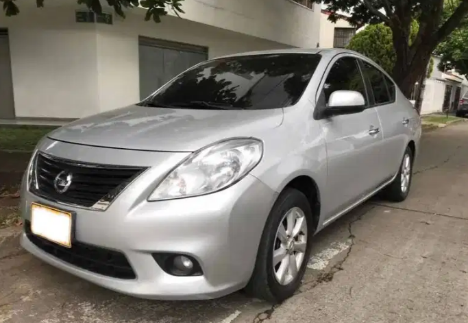 Nissan Versa • 2012 • 126,251 km 1