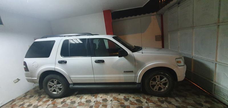 Ford Explorer • 2009 • 216,000 km 6