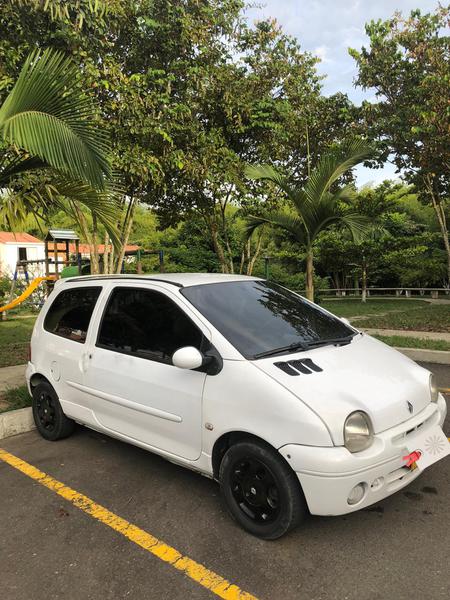 Renault Twingo • 2008 • 1,930,000 km 4
