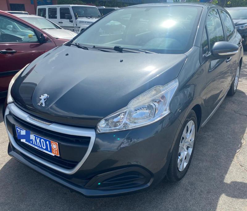 Peugeot 308 • 2016 • 100,000 km 1