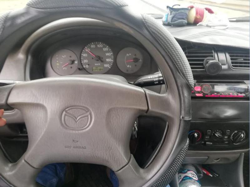Mazda 121 • 2000 • 224,195 km 4