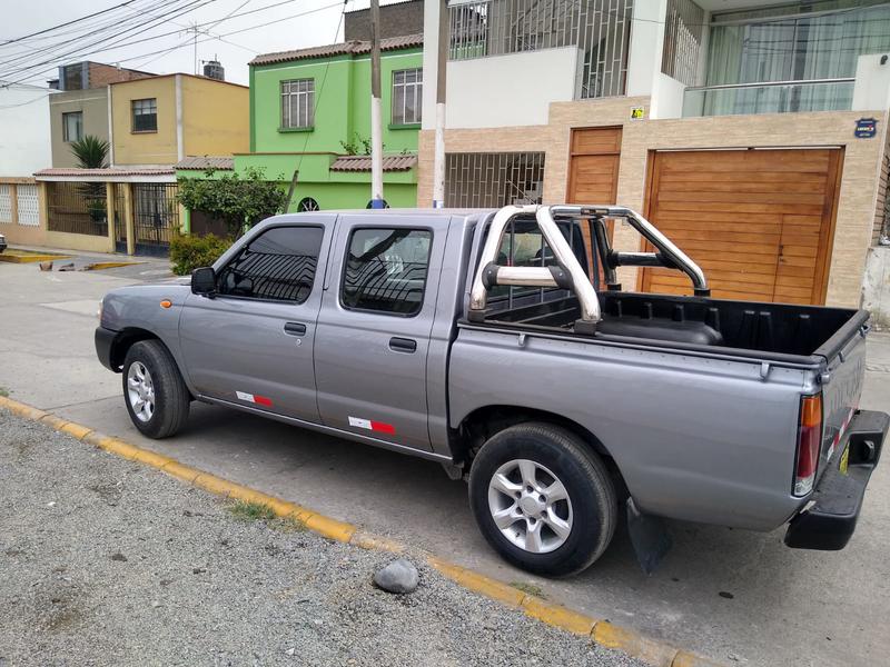 Nissan Frontier • 2011 • 200,000 km 4