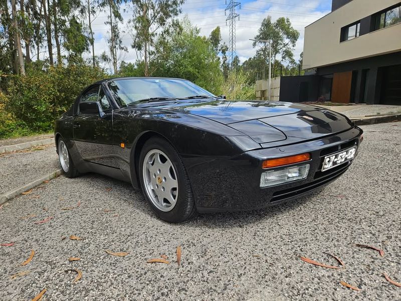 Porsche 944 • 1991 • 110,800 km 1