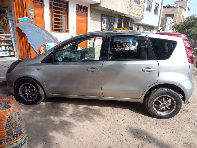 Nissan Note • 2007 • 214,000 km 8