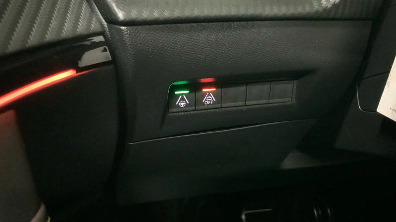 Peugeot 2008 • 2020 • 67,943 km 13