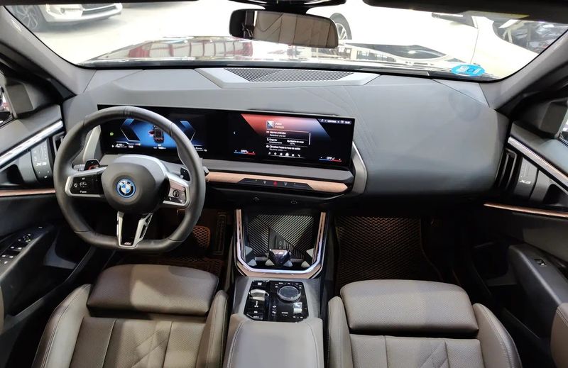 BMW X3 • 2025 • 15,924 km 5