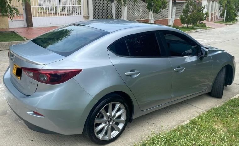 Mazda 3 • 2020 • 49,000 km 3