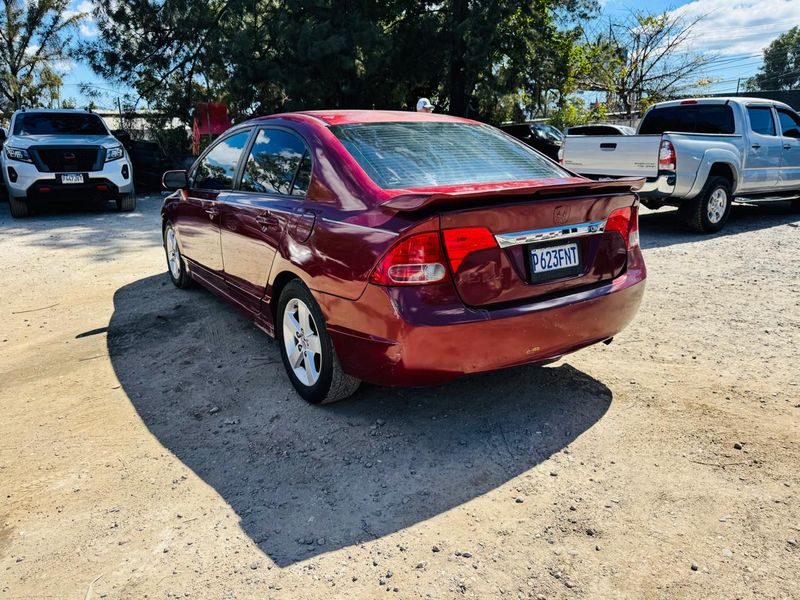 Honda Civic • 2010 • 121,000 mi 6