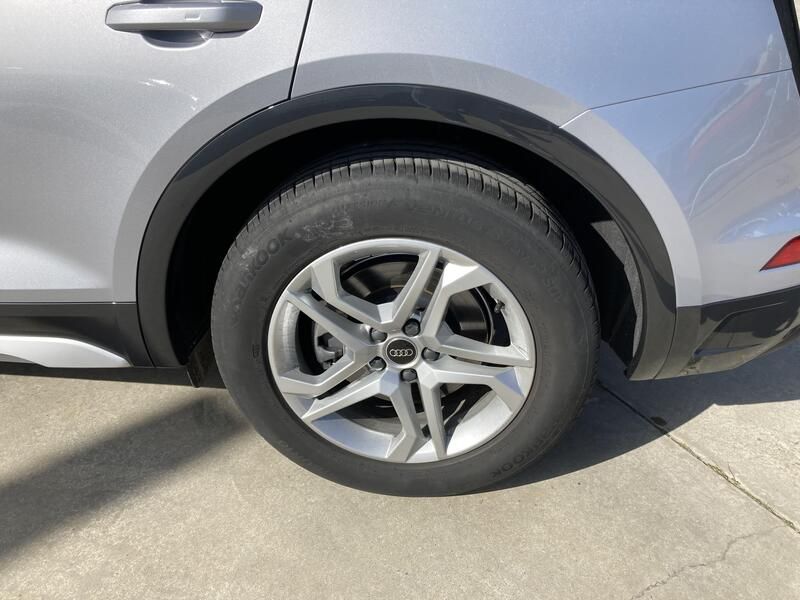 Audi Q5 • 2023 • 19,949 km 11