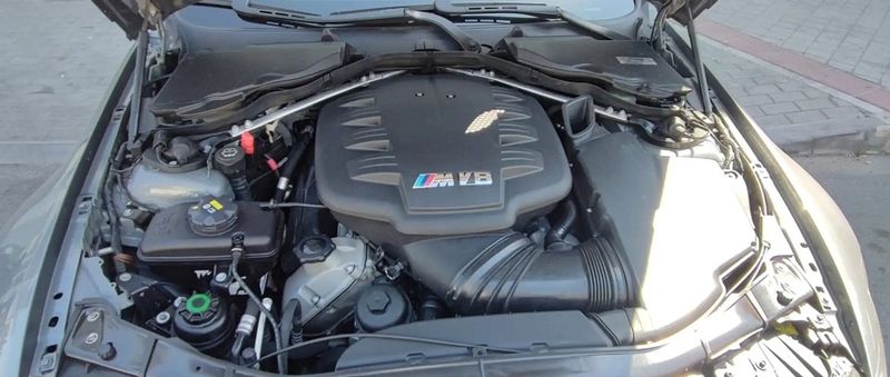BMW M3 • 2009 • 66,000 km 9