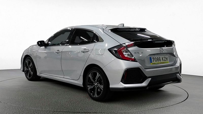 Honda Civic • 2019 • 23,523 km 2