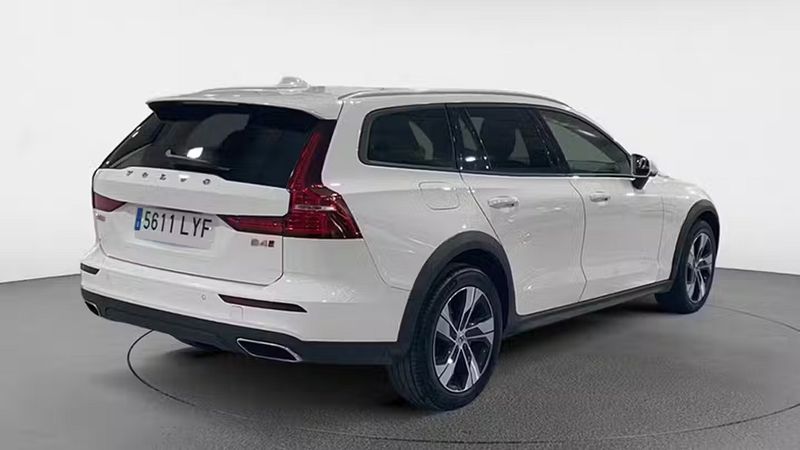 Volvo V60 Cross Country • 2022 • 72,673 km 6
