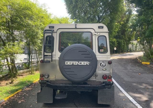 Land Rover Defender • 2010 • 90,355 km 1