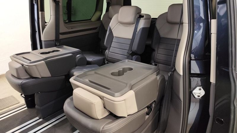 Volkswagen Multivan • 2024 • 3,979 km 15