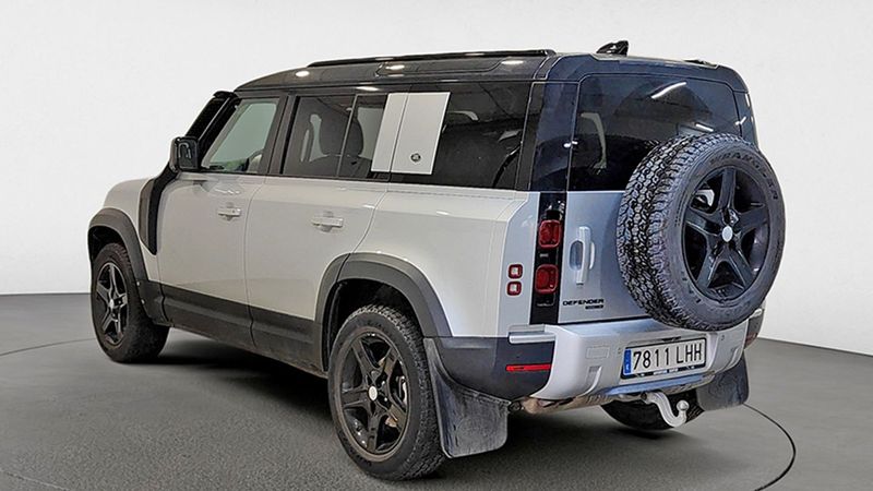 Land Rover Defender • 2020 • 70,093 km 5