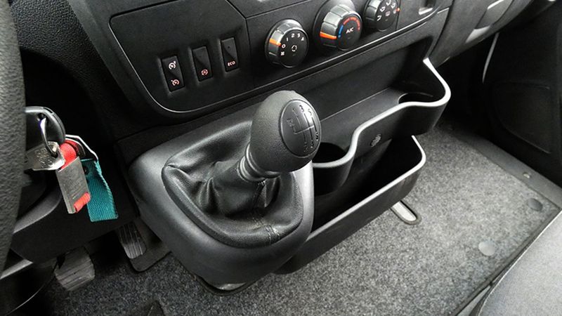 Nissan NV400 • 2018 • 28,450 km 3