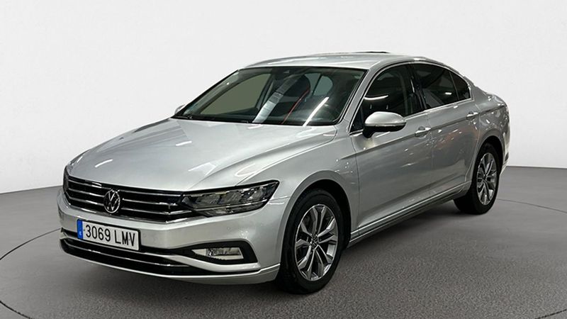 Volkswagen Passat • 2021 • 63,757 km 1