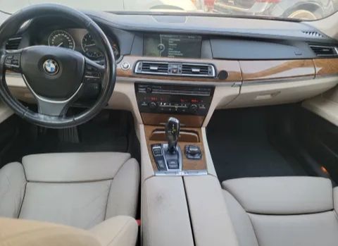 BMW 7 Series • 2012 • 72 km 2