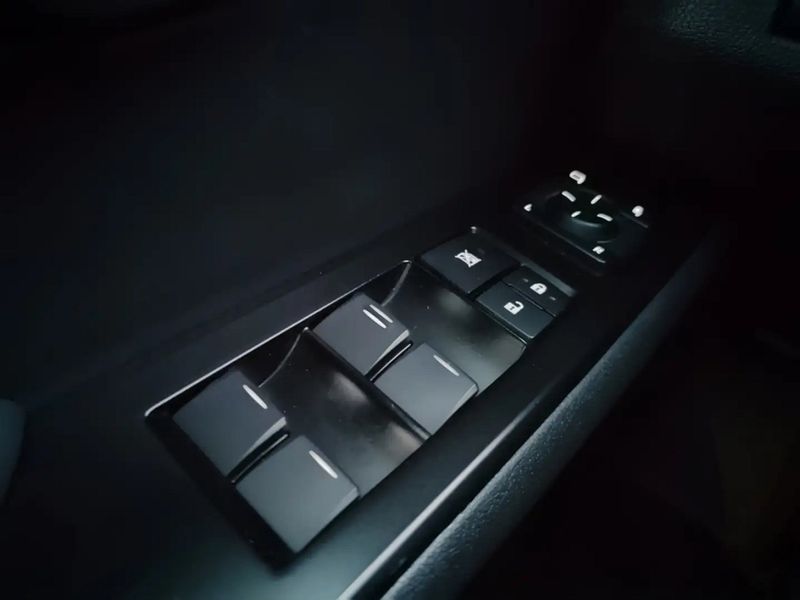 Lexus UX • 2020 • 66,000 km 14