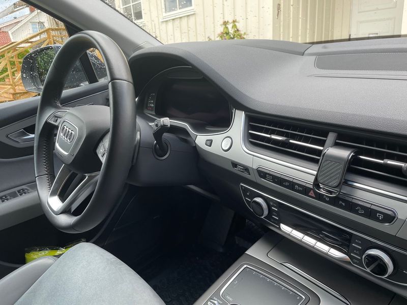 Audi Q7 • 2017 • 87,000 km 10