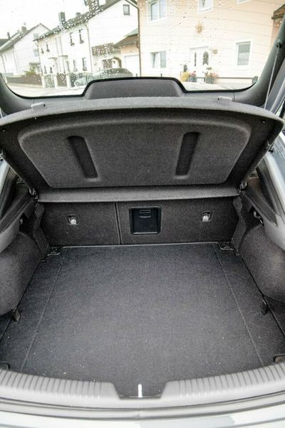 Hyundai i30 • 2019 • 66,800 km 4