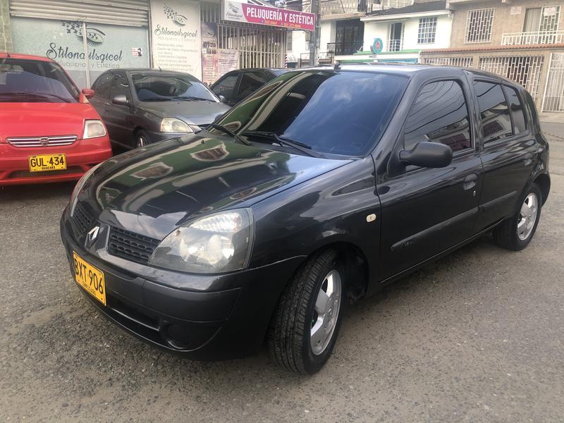 Renault Clio • 2011 • 95,532 km 9